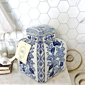 NEW! CHINOISERIE COVERED GINGER JAR DECOR